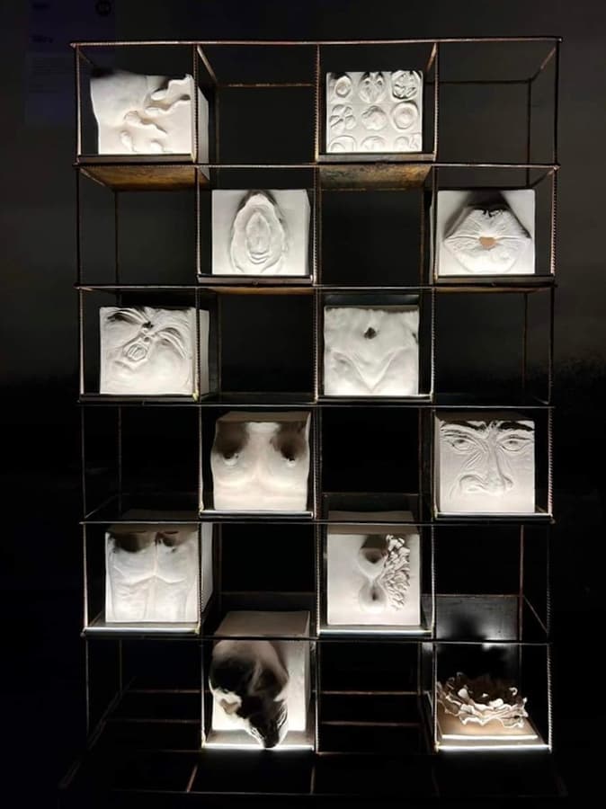 Libreria Corten con Cubi Amovibili (Titolo: Il Tempo)